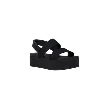 Sandals by Calvin Klein Jeans for women in organic cotton black features an exquisite silhouette, showcasing the exquisite Women's Organic Cotton Sandals with a and .