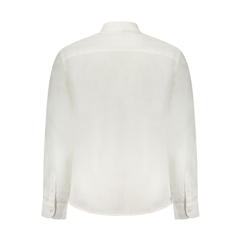 Shirt by North Sails for men in linen white features an polished silhouette, showcasing a sophisticated and detail for a truly polished finish.