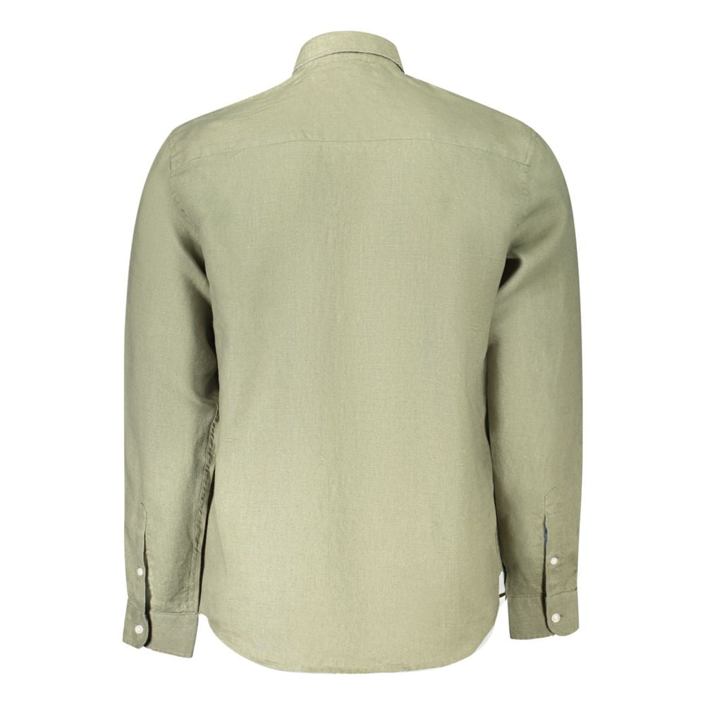 Shirt by North Sails for men in linen green showcases a sharp silhouette, elegantly detailed with a sharp and sharp .
