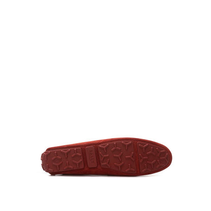This Loafer Shoes by Bally for men in suede leather & rubber bordeaux features an exquisite silhouette from the Men's Suede Leather & Rubber Loafer Shoes collection, defined by a sophisticated and elegant round toe style.