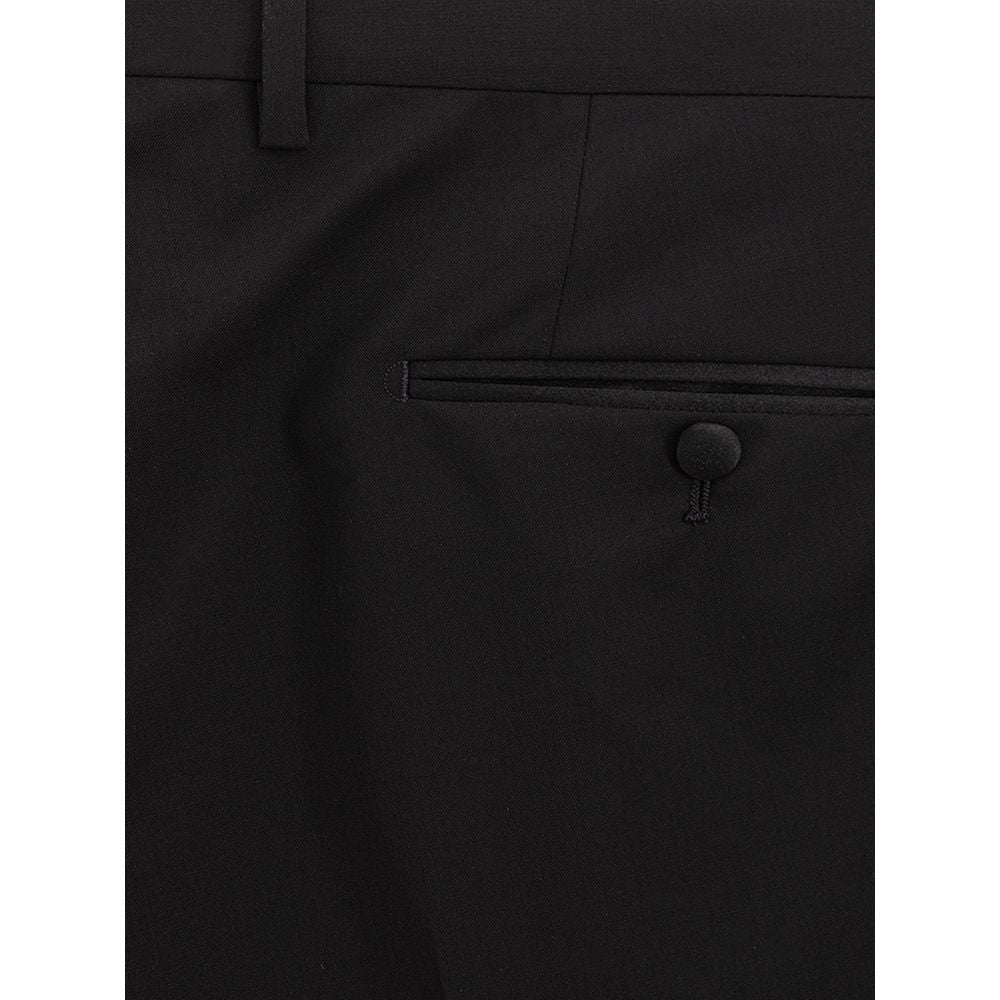 Jeans by Dolce & Gabbana for men in wool & silk satin black features an refined tailoring silhouette, showcasing a premium slim with a and long cut for a refined tailoring look.