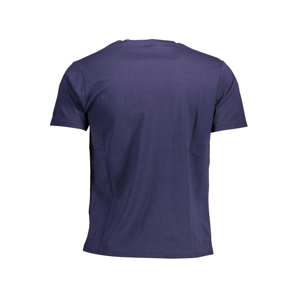 T-Shirt by North Sails for men in cotton blue showcases a fashionable silhouette, elegantly detailed with a fashionable and for a sophisticated, high-fashion look.