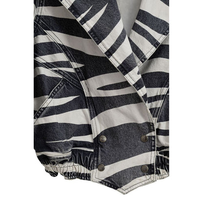 Blazer by Retrofête for unisex in denim cotton black & white features an stylish silhouette, showcasing a sophisticated and stylish for a truly stylish finish.