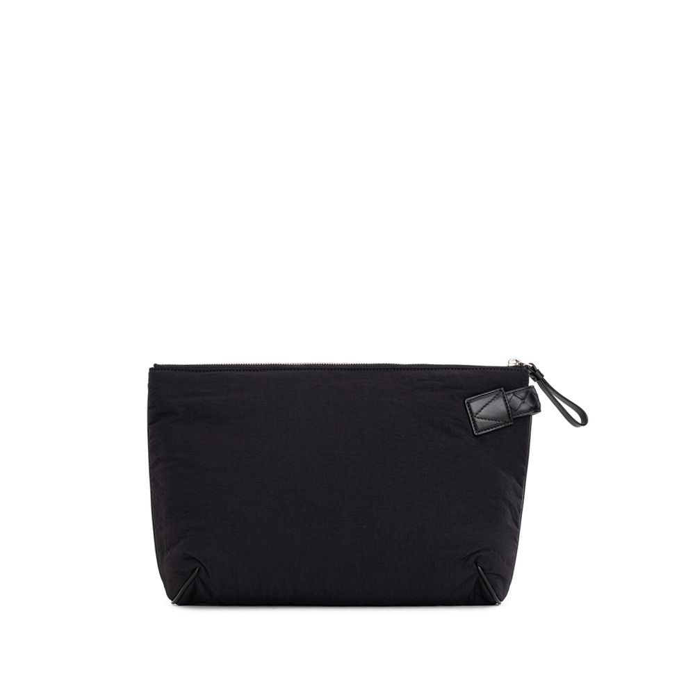 Clutch Handbag by Bottega Veneta for men in nylon & leather black features a sculptural silhouette with a secure zipper, ample single-compartment & internal-pockets, and versatile handle for a sculptural finish.