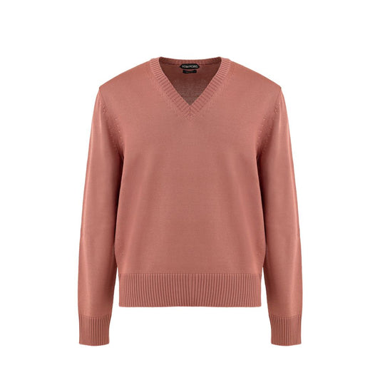 Sweater by Tom Ford for men in cashmere silk & viscose pink showcases a discreet silhouette, finished with a discreet v-neck neckline and for a discreet look.