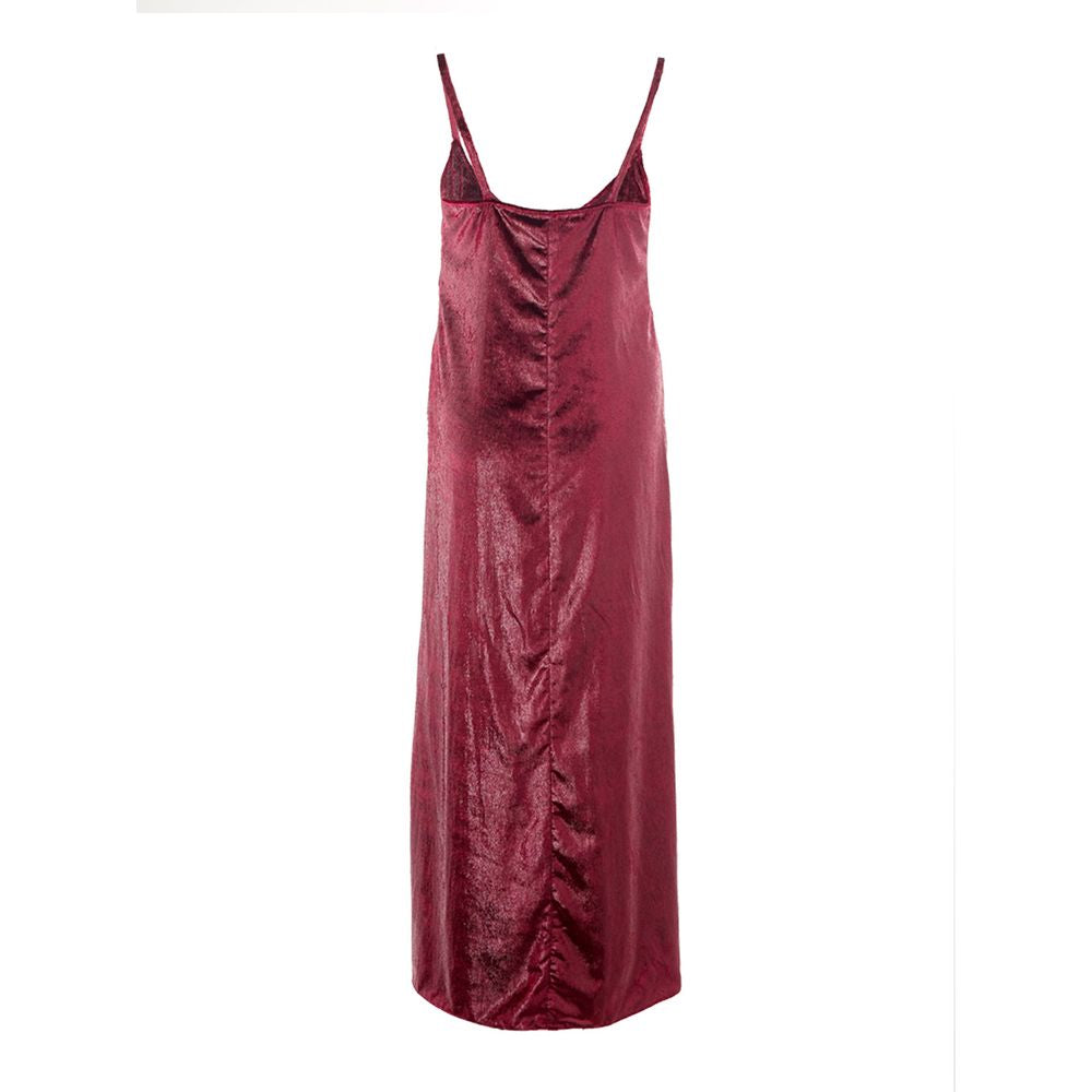 Dress by Lardini for women in polyester velvet bordeaux features an cute silhouette, detailed with a and that elegantly flows into a cute long.