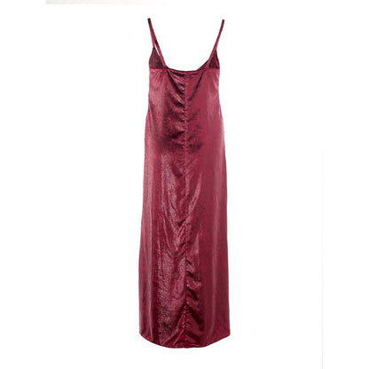 Dress by Lardini for women in polyester velvet bordeaux features an cute silhouette, detailed with a and that elegantly flows into a cute long.