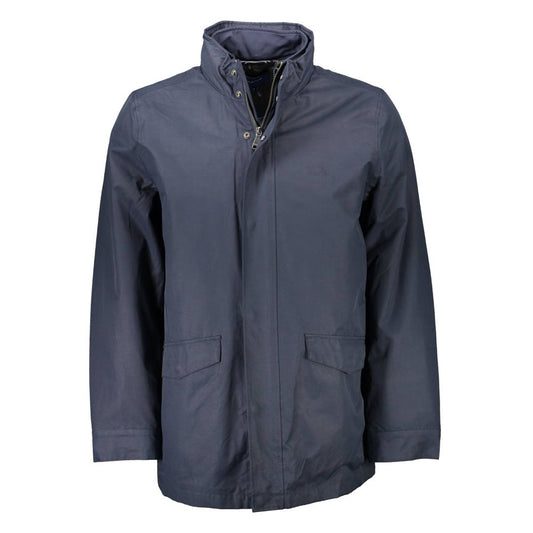 Jacket by Gant for men in polyester blue presents a impeccable silhouette, showcasing distinct pockets and a impeccable for a sophisticated finish.