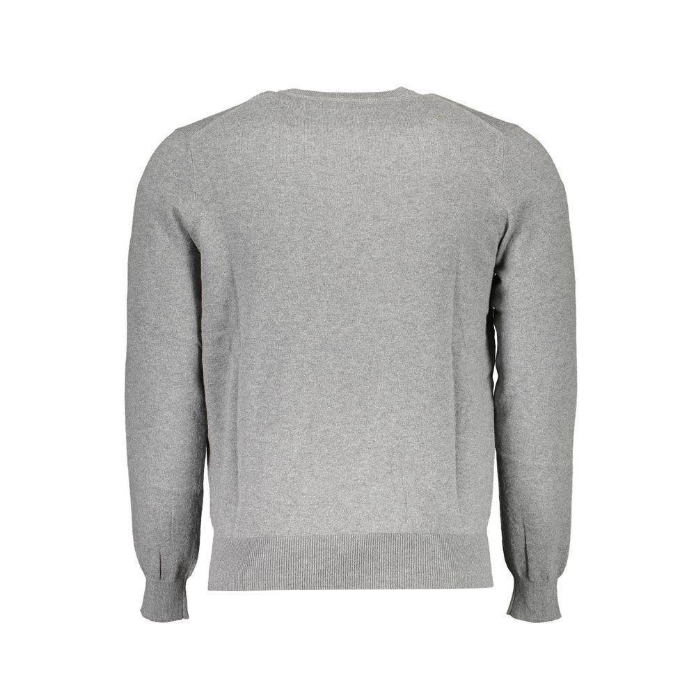 Sweater by North Sails for men in cotton gray showcases a sumptuous silhouette, artfully finished with a sumptuous and for a sophisticated, sumptuous look.