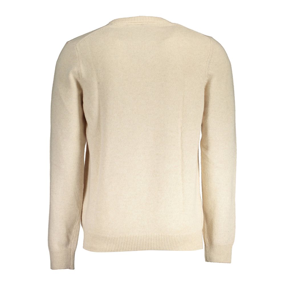 Sweater by Lyle & Scott for men in wool beige showcases an masterful silhouette, artfully detailed with a masterful and for a sophisticated, premium finish.