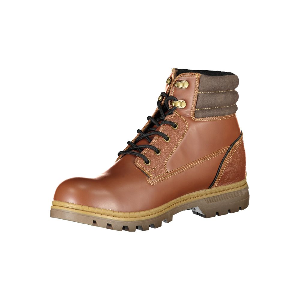 Boots by Carrera for men in polyester brown showcases a ergonomic silhouette from the Men's Polyester Boots collection, featuring a ergonomic and a ergonomic .