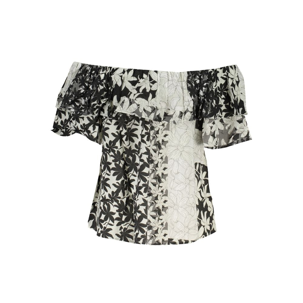 T-Shirt by Desigual for women in cotton white & patterned features an on trend silhouette, perfectly showcasing a on trend and for an elevated aesthetic.
