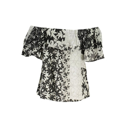 T-Shirt by Desigual for women in cotton white & patterned features an on trend silhouette, perfectly showcasing a on trend and for an elevated aesthetic.