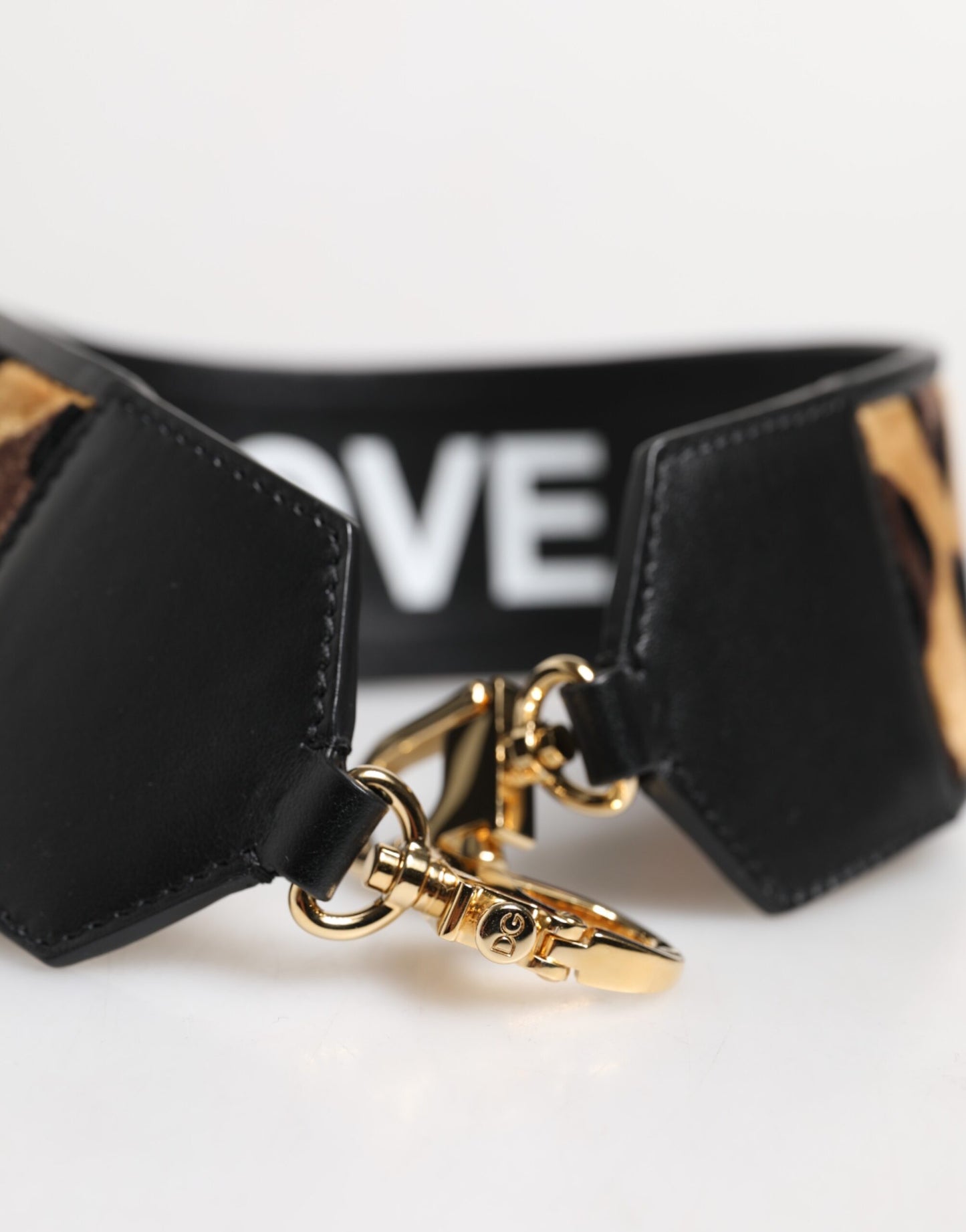 Shoulder Strap by Dolce & Gabbana for women in calfskin leather black, leopard-print & print showcases a enviable design, perfect for elevating any ensemble as part of the Calfskin Leather Shoulder Strap collection.