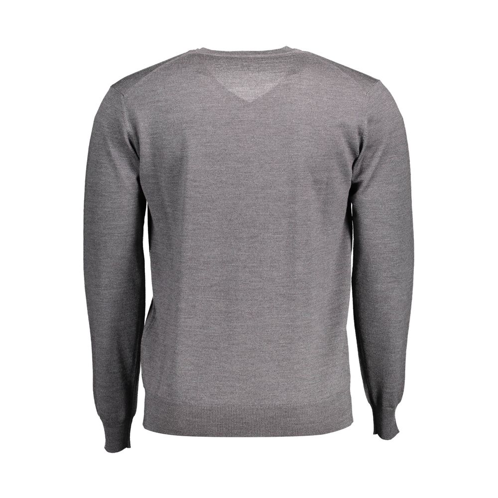 Sweater by Harmont & Blaine for men in wool gray showcases an masterful silhouette, artfully detailed with a masterful and for a sophisticated, premium finish.