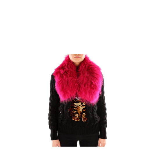 Scarf by Mr. Mrs. Shirt for women in polyester fur fuchsia & pink presents a cosy silhouette, artfully capturing the sophisticated design and premium aesthetic of the Polyester Fur Scarf.