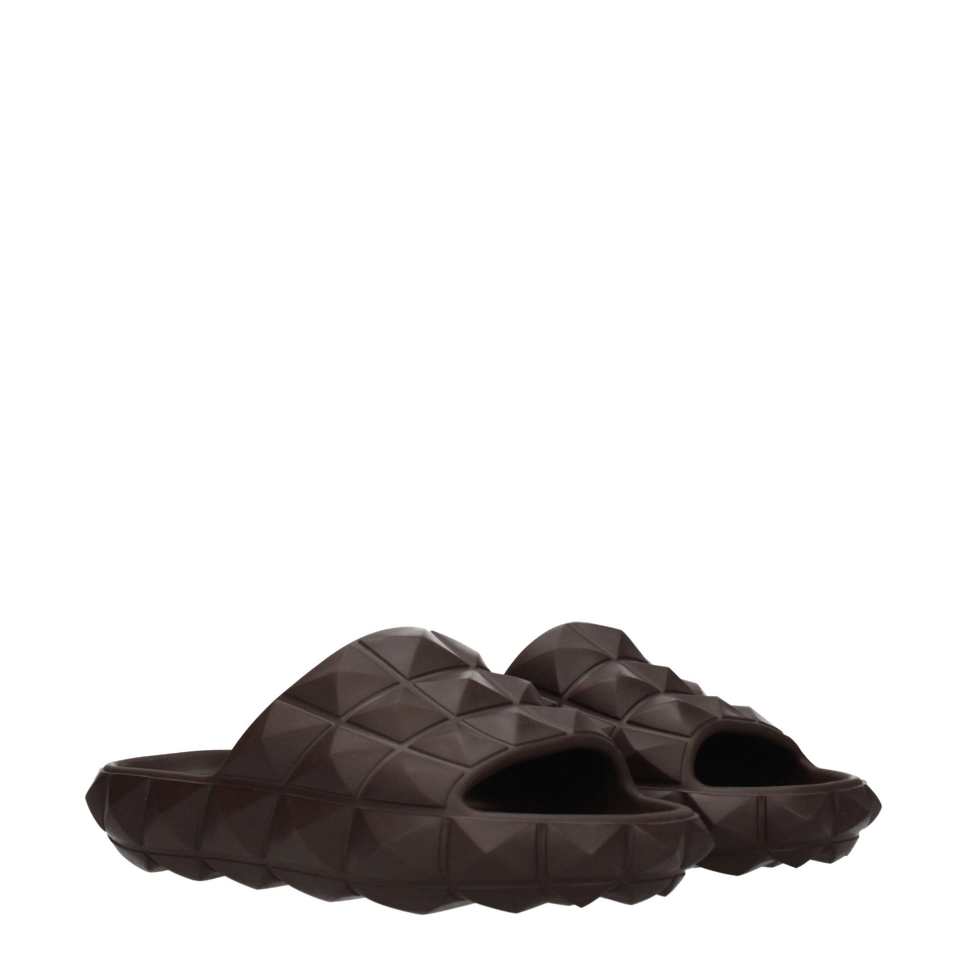 Mid-Heel Clogs Sandals by Valentino Garavani for men in cotton & rubber and brown presents a captivating silhouette, showcasing the signature style of the Men's Cotton & Rubber Mid-Heel Clogs Sandals with a captivating 4-cm-heel mid-heel and captivating open toe style.