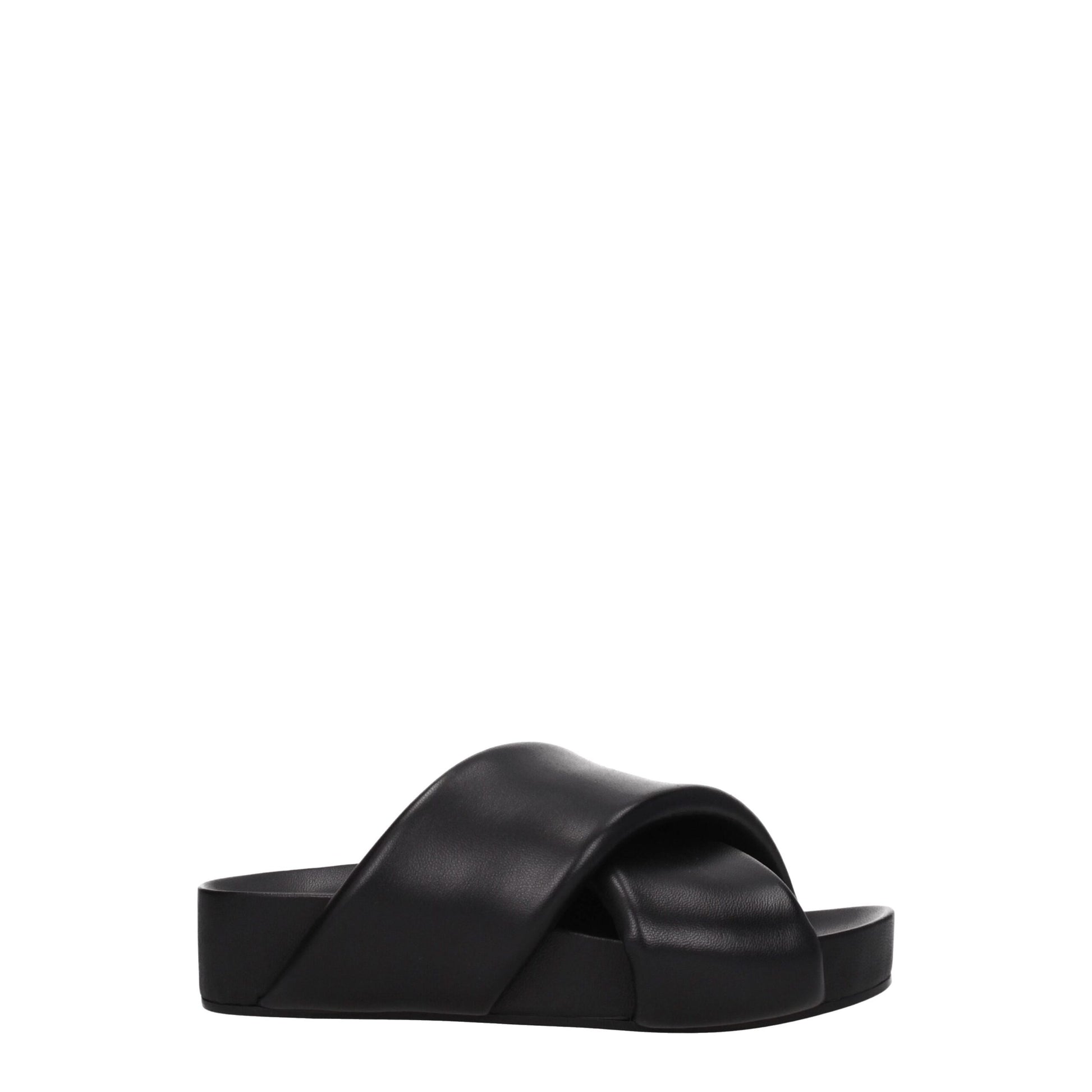 Mid-Heel Clogs Sandals by Jil Sander for women in leather black features an architectural design from the Women's Leather Mid-Heel Clogs Sandals collection, defined by a architectural 4-cm-heel mid-heel and open toe style for a architectural finish.