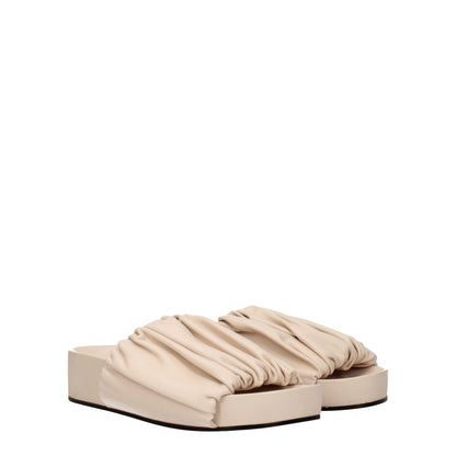 Mid-Heel Clogs Sandals by Jil Sander for women in leather powder-pink features an effortlessly chic silhouette from the Women's Leather Mid-Heel Clogs Sandals collection, showcasing a effortlessly chic 4-5-cm-heel mid-heel and elegant open toe style.