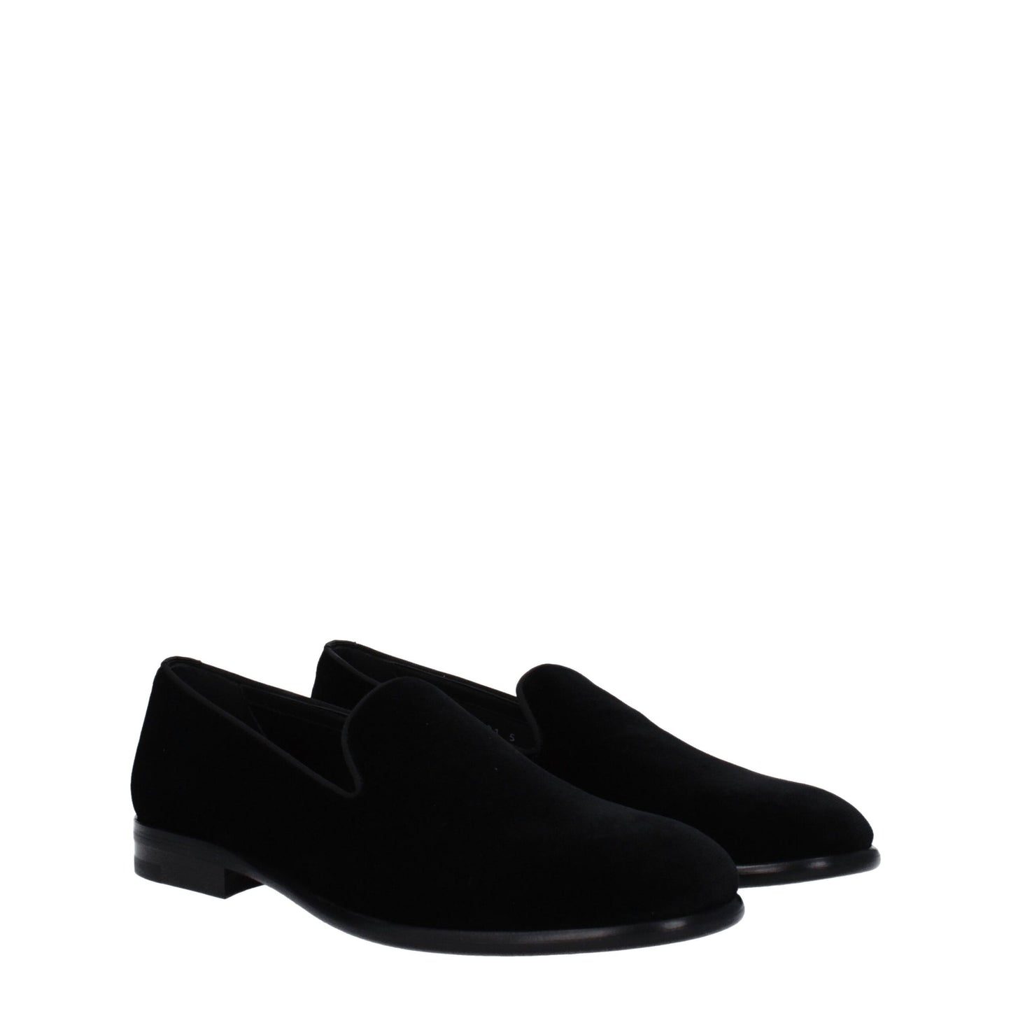 This Flat Loafer Shoes by Dolce & Gabbana for men in leather & velvet black features an exquisite silhouette from the Men's Leather & Velvet Flat Loafer Shoes collection, defined by a sophisticated flat and elegant round toe style.