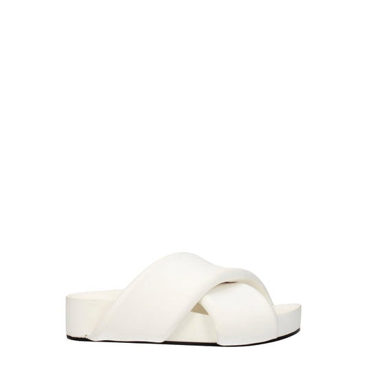 Mid-Heel Clogs Sandals by Jil Sander for women in leather white features an architectural design from the Women's Leather Mid-Heel Clogs Sandals collection, defined by a architectural 4-cm-heel mid-heel and open toe style for a architectural finish.