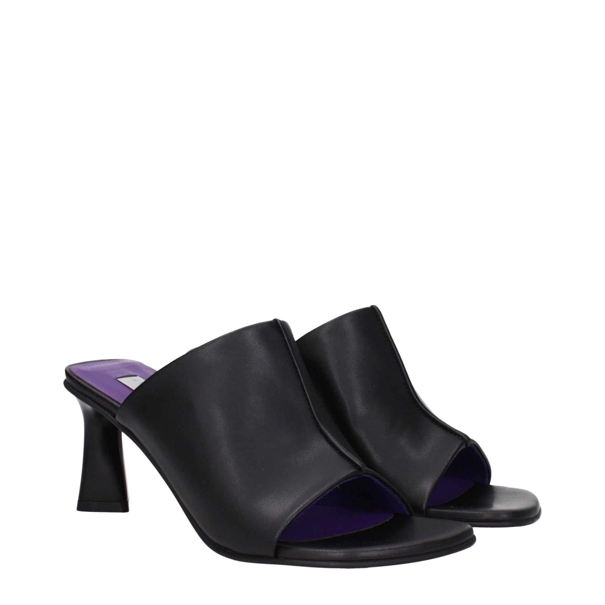 Mid-Heel Sandals by Stella McCartney for women in leather and black presents a captivating silhouette, showcasing the signature style of the Women's Leather Mid-Heel Sandals with a captivating 7-5-cm-heel mid-heel and captivating open toe style.