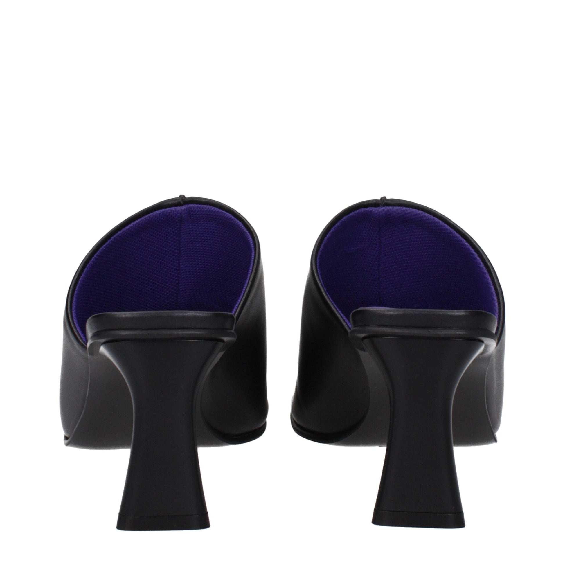 Mid-Heel Sandals by Stella McCartney for women in leather black features an exquisite silhouette, showcasing the exquisite Women's Leather Mid-Heel Sandals with a 7-5-cm-heel mid-heel and open toe style.