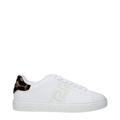 Sneakers by Versace for men in leather & rubber white presents a sumptuous silhouette, artfully capturing the essence of the Men's Fashion Leather & Rubber Sneakers with its sumptuous fashion style design.
