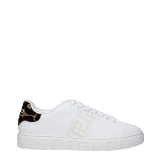 Sneakers by Versace for men in leather & rubber white presents a sumptuous silhouette, artfully capturing the essence of the Men's Fashion Leather & Rubber Sneakers with its sumptuous fashion style design.