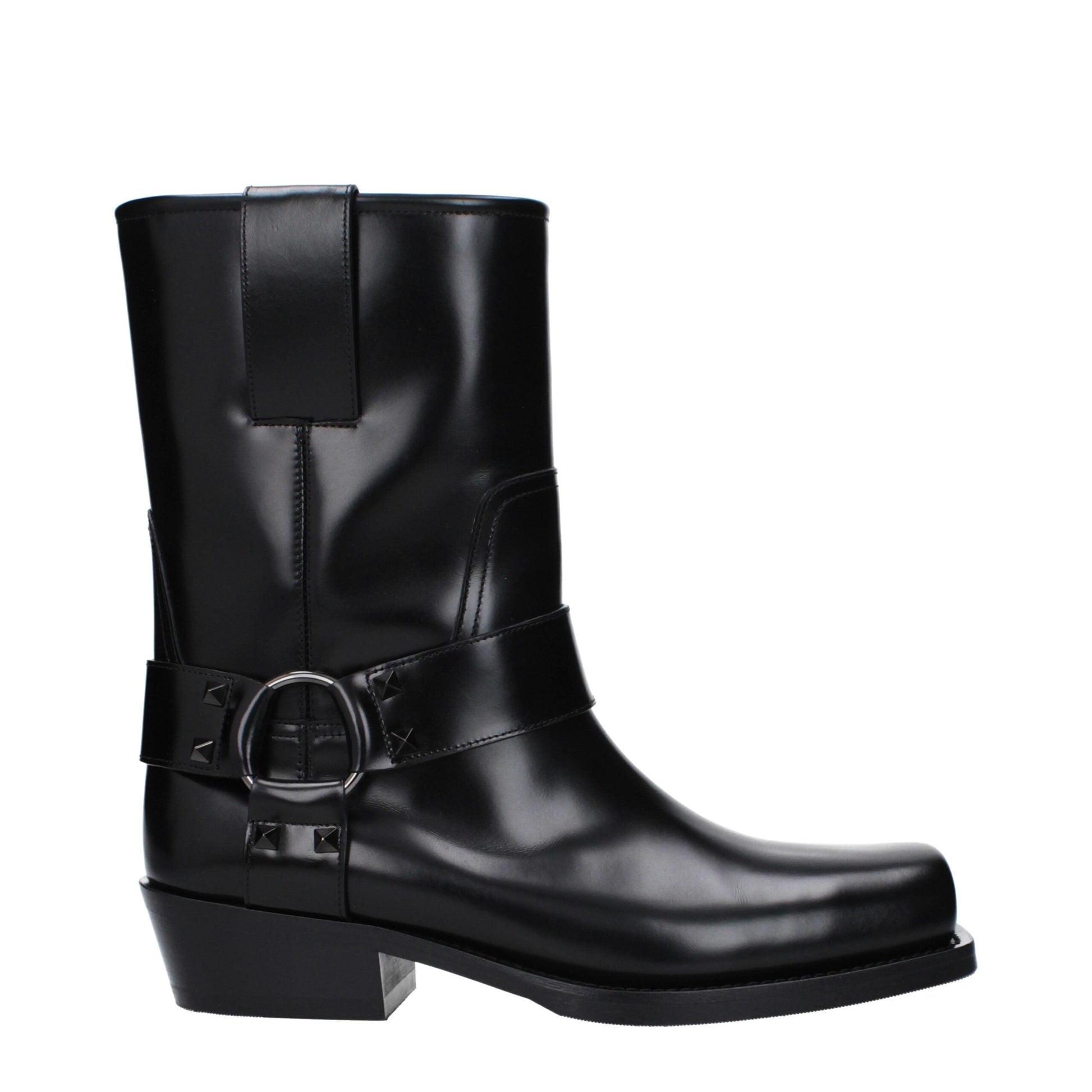 Mid-Heel Ankle Boots by Valentino Garavani for women in leather black features an effortless chic silhouette from the Women's Leather Mid-Heel Ankle Boots collection, showcasing a effortless chic 4-5-cm-heel mid-heel and refined square toe style for an effortless chic look.