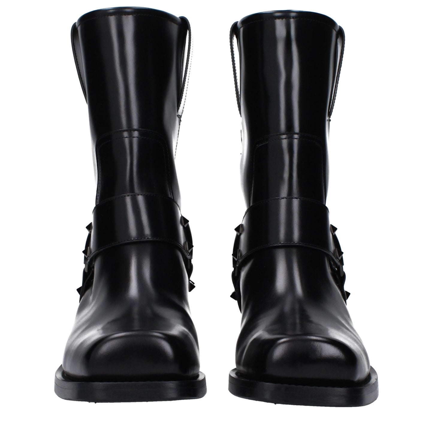 Mid-Heel Ankle Boots by Valentino Garavani for women in leather black features an high-performance silhouette, showcasing the sophisticated design of the Women's Leather Mid-Heel Ankle Boots with a 4-5-cm-heel mid-heel and a refined square toe style.