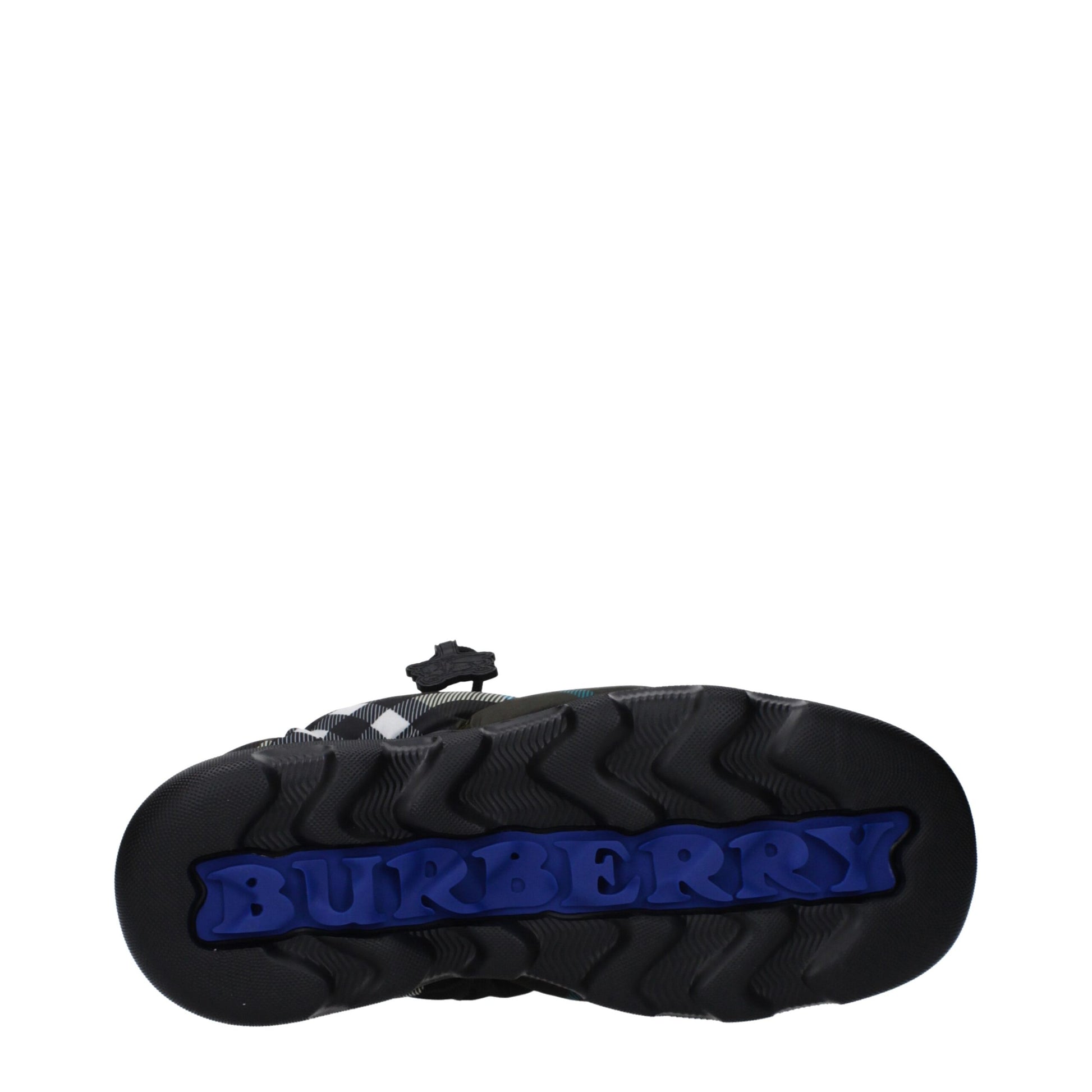 Mid-Heel Loafer Slip-On Shoes by Burberry for women in rubber & fabric green & print showcases a impeccable silhouette as Women's Rubber & Fabric Mid-Heel Loafer Slip-On Shoes, artfully designed with a impeccable 5-cm-heel mid-heel and refined round toe style for a impeccable finish.