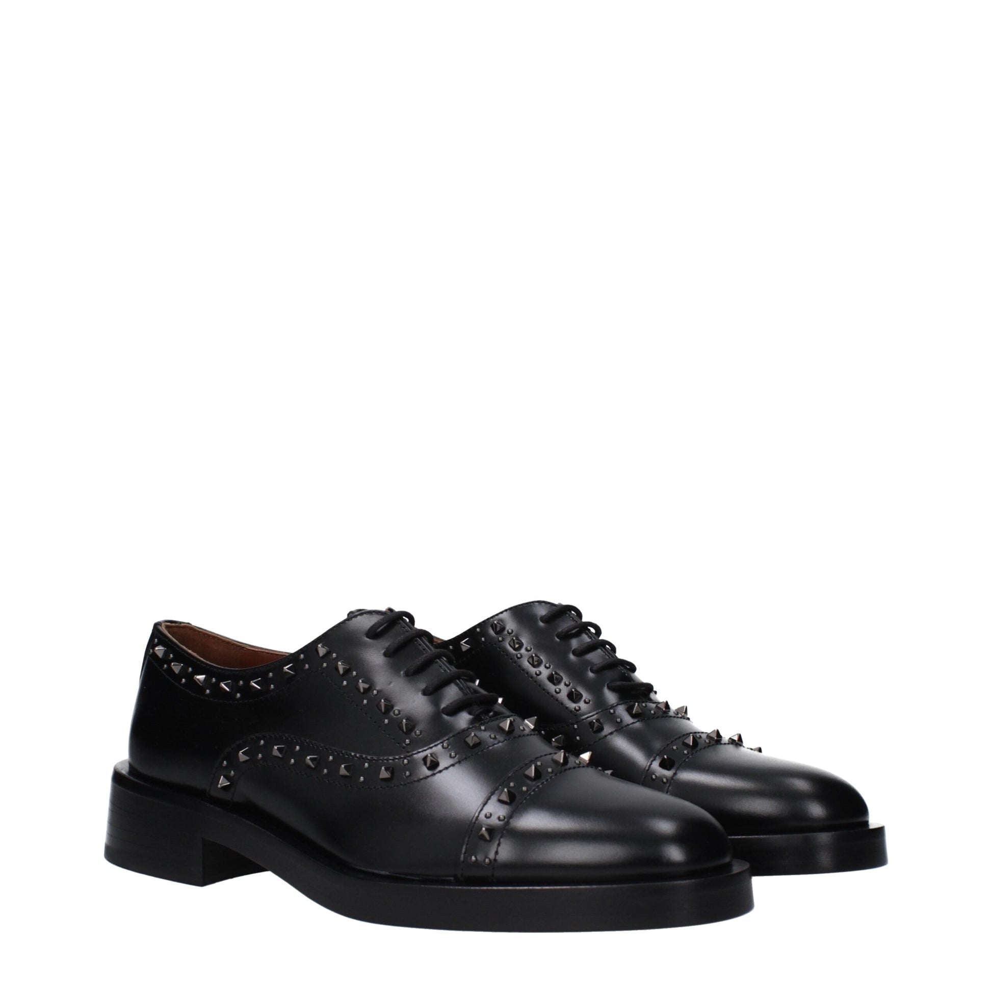 Low-Heel Derby Lace-Up Shoes by Valentino Garavani for unisex in leather black showcases a impeccable silhouette as Unisex Leather Low-Heel Derby Lace-Up Shoes, artfully designed with a impeccable 3-5-cm-heel low-heel and refined round toe style for a impeccable finish.