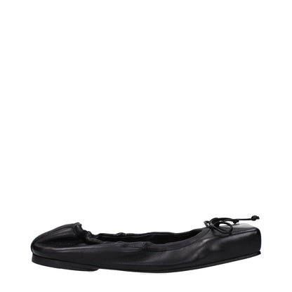 Ballet Flat Shoes by Jacquemus for women in leather black showcases a resplendent Women's Leather Ballet Flat Shoes aesthetic with a and square toe style.
