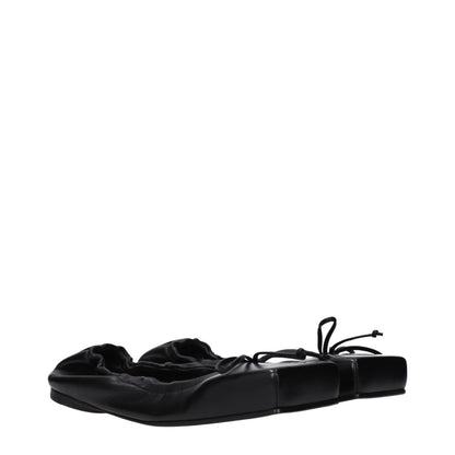 Ballet Flat Shoes by Jacquemus for women in leather black showcases a enchanting silhouette as part of the Women's Leather Ballet Flat Shoes collection, defined by a enchanting square toe style and for a enchanting look.