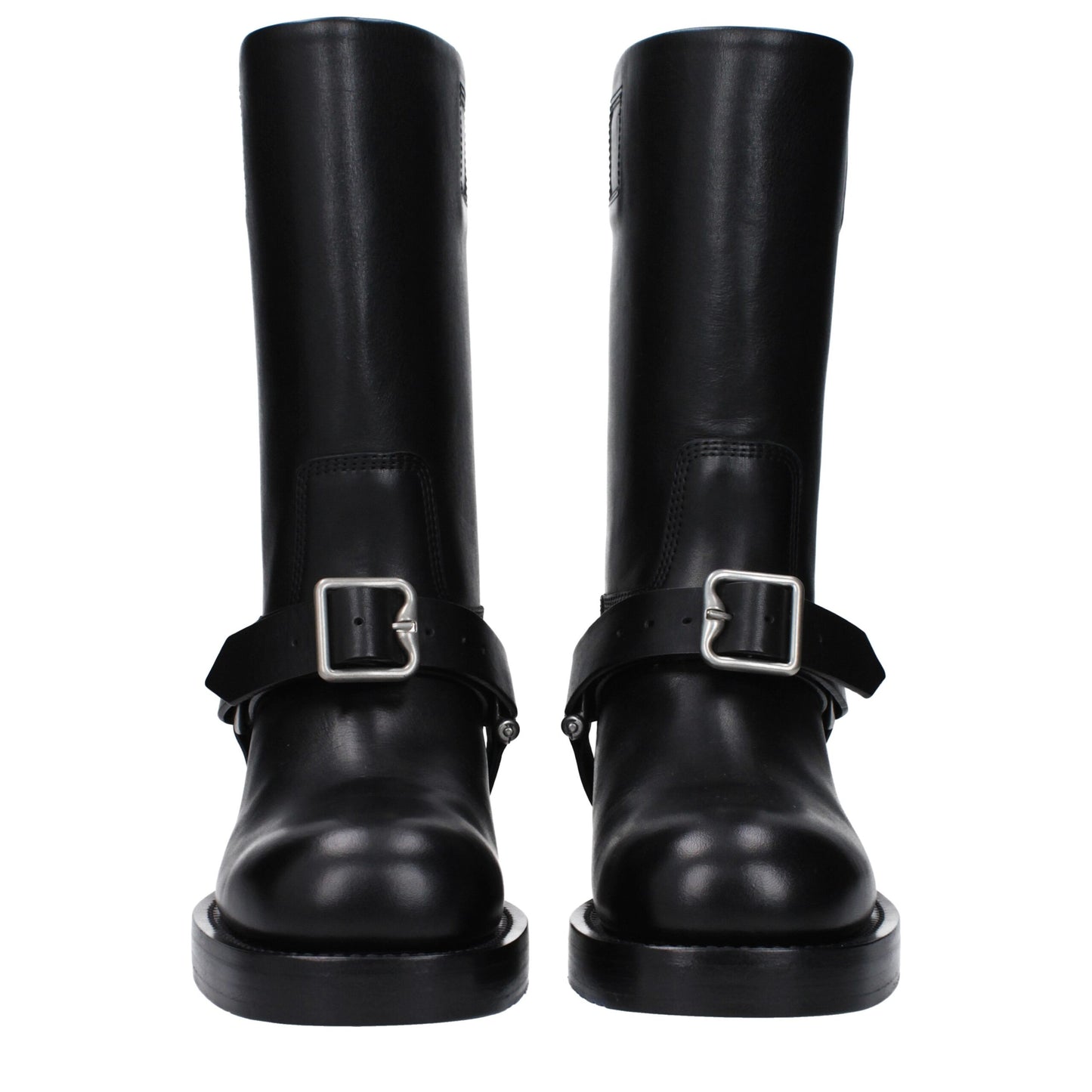 Low-Heel Boots by Burberry for women in leather black showcases a impeccable silhouette as Women's Leather Low-Heel Boots, artfully defined by a impeccable 3-5-cm-heel low-heel and a impeccable round toe style.