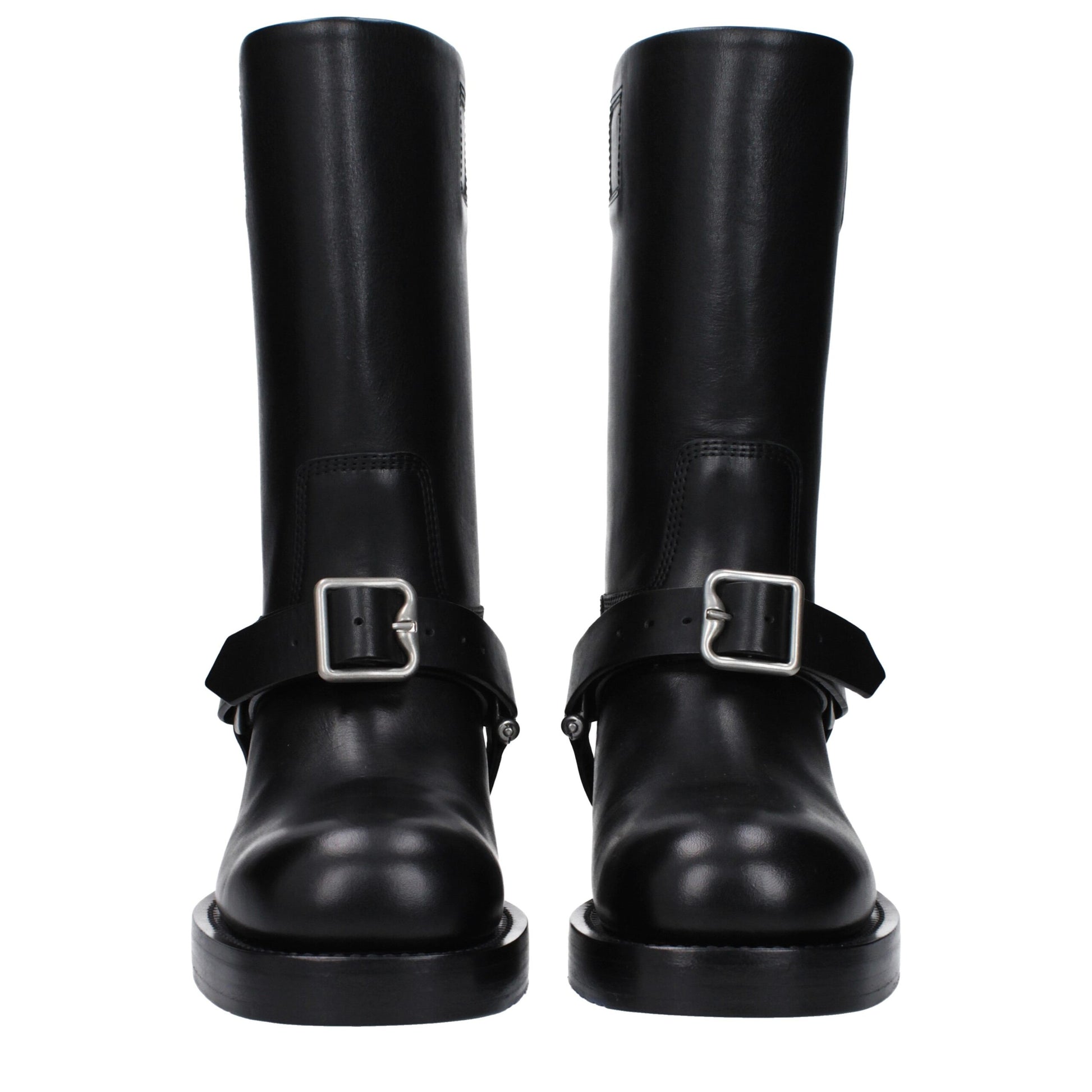 Low-Heel Boots by Burberry for women in leather black showcases a impeccable silhouette as Women's Leather Low-Heel Boots, artfully defined by a impeccable 3-5-cm-heel low-heel and a impeccable round toe style.
