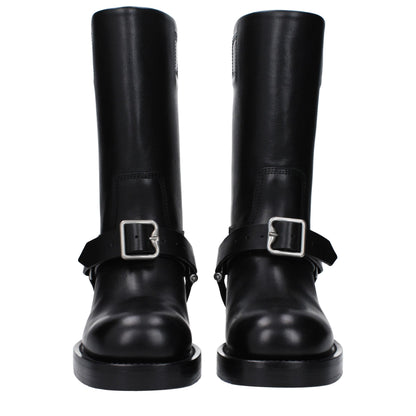 Low-Heel Boots by Burberry for women in leather black showcases a impeccable silhouette as Women's Leather Low-Heel Boots, artfully defined by a impeccable 3-5-cm-heel low-heel and a impeccable round toe style.
