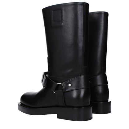 Low-Heel Boots by Burberry for women in leather black showcases a impeccable silhouette as Women's Leather Low-Heel Boots, artfully defined by a impeccable 3-5-cm-heel low-heel and a impeccable round toe style.