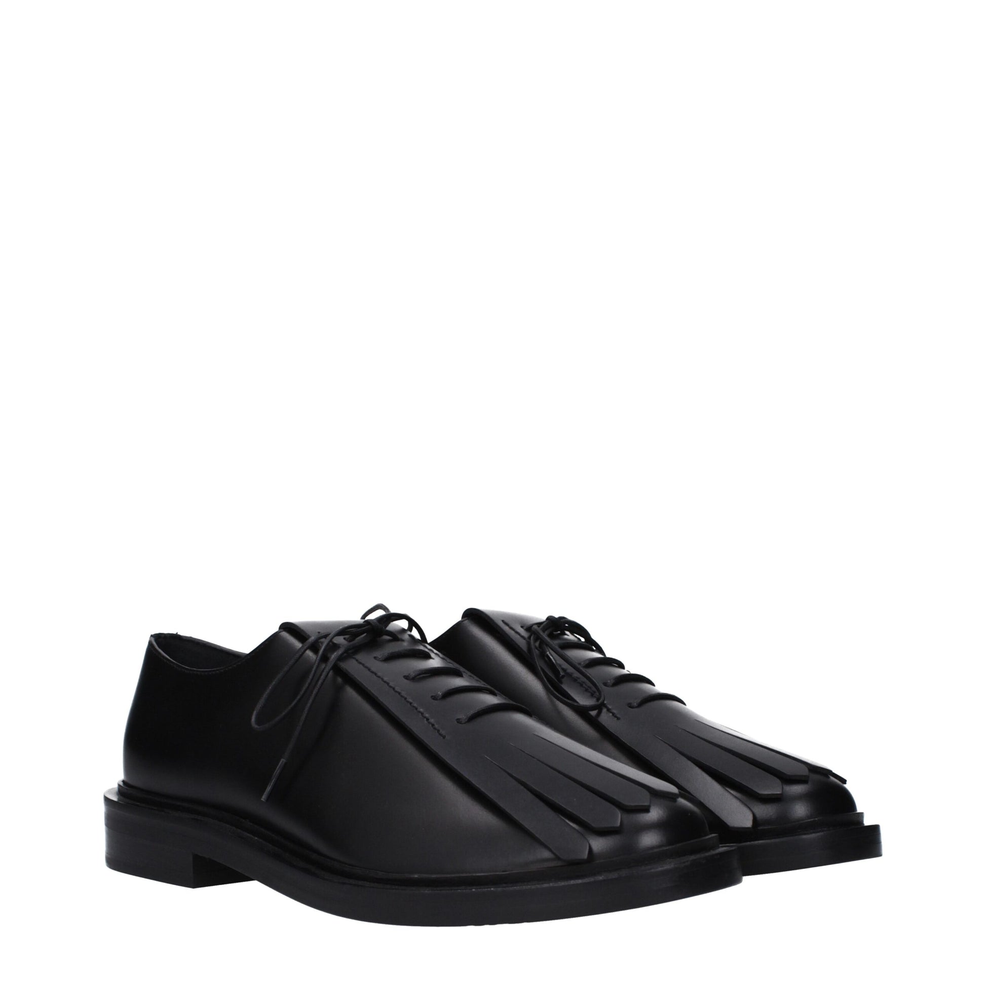 Flat Lace-Up Shoes by Max Mara for unisex in leather & rubber black showcases a impeccable silhouette as Unisex Leather & Rubber Flat Lace-Up Shoes, artfully designed with a impeccable flat and refined round toe style for a impeccable finish.