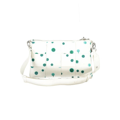 This Shoulder Handbag by Desigual for women in polyethylene and white & signature presents a sculptural silhouette featuring a secure , ample built-in-compartments & internal-pockets, and versatile shoulder-strap, handle, adjustable-strap & detachable-strap for a sculptural finish.