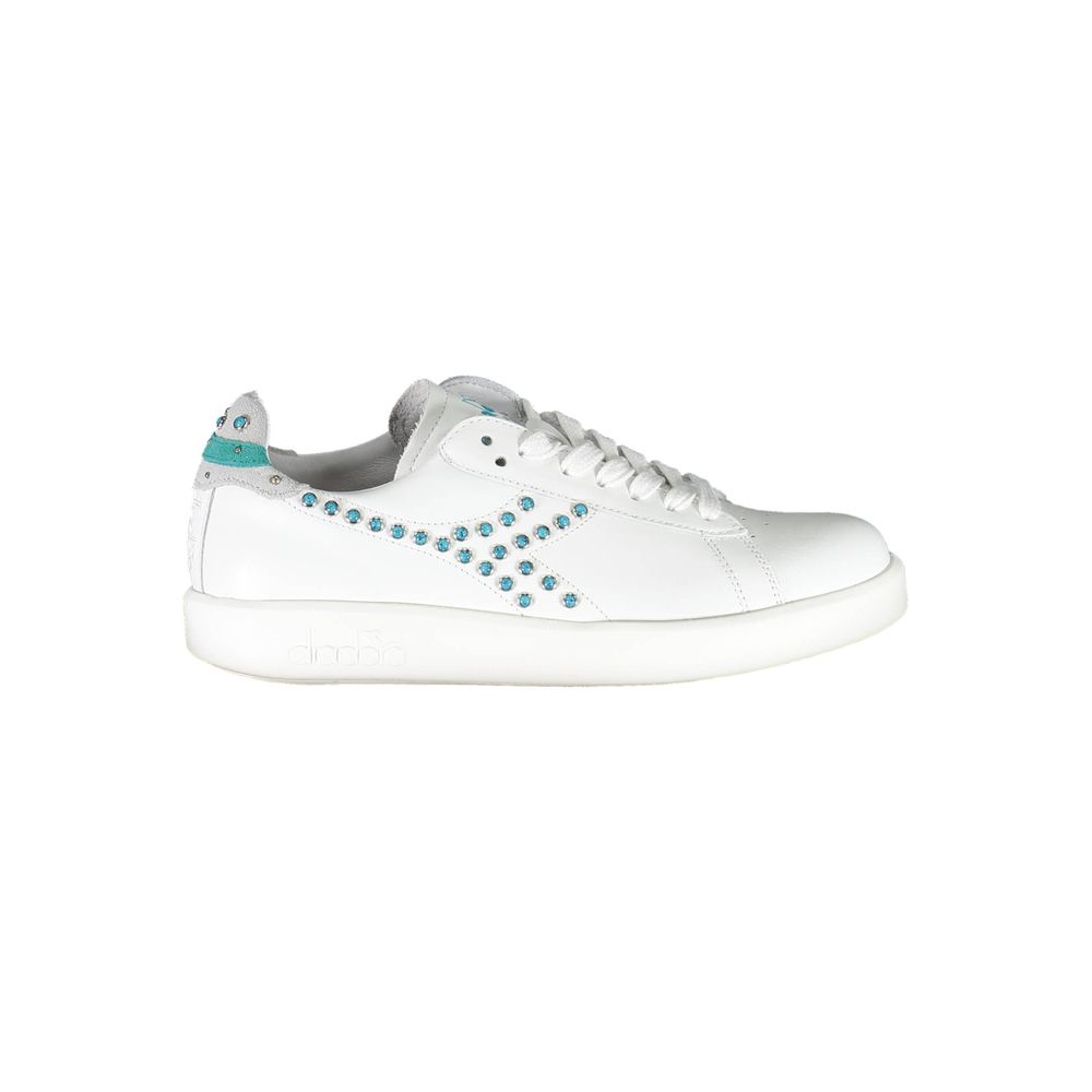 Sneakers by Diadora for women in fabric white presents a sumptuous silhouette as Women's Fashion Fabric Sneakers, expertly defined by a sumptuous fashion style for a sumptuous, high-fashion look.