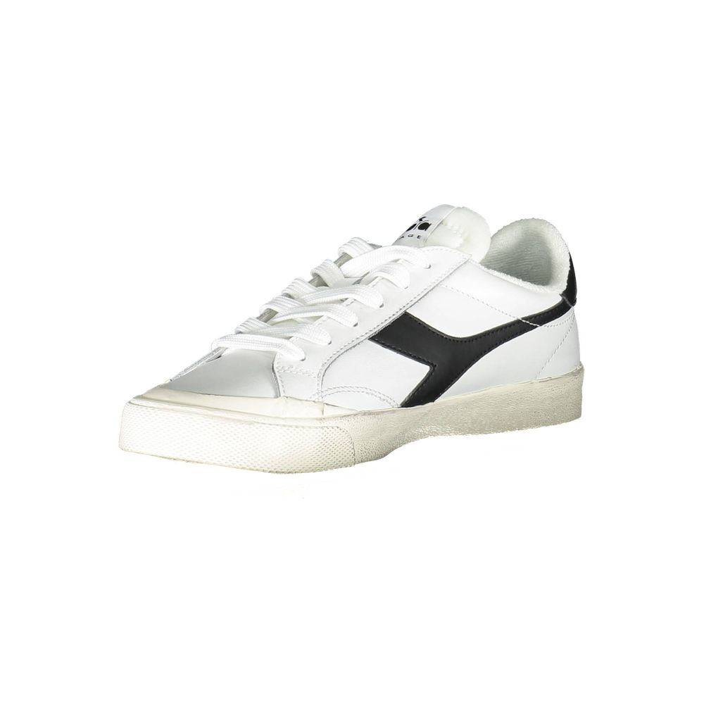Sneakers by Diadora for women in fabric white presents a sumptuous silhouette as Women's Fashion Fabric Sneakers, expertly defined by a sumptuous fashion style for a sumptuous, high-fashion look.