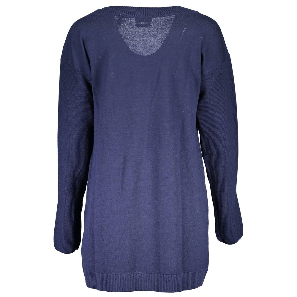Sweater by Gant for women in wool blue showcases an masterful silhouette, artfully detailed with a masterful and for a sophisticated, premium finish.