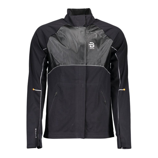 This Jacket by Bjorn Daehlie for men in polyester black showcases a magnificent silhouette, meticulously crafted with a distinctive and functional pockets for a magnificent finish.