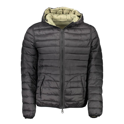 This Hooded Jacket by U.S. POLO ASSN. for men in nylon green showcases a magnificent silhouette, meticulously crafted with a distinctive and functional pockets & hooded for a magnificent finish.