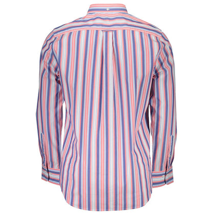 Shirt by Gant for men in organic cotton pink showcases a sublime silhouette, artfully detailed with a sublime and for a sophisticated, sublime finish.