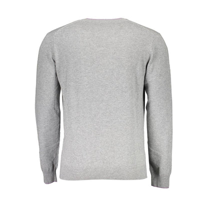 Sweater by Harmont & Blaine for men in wool gray showcases an masterful silhouette, artfully detailed with a masterful and for a sophisticated, premium finish.