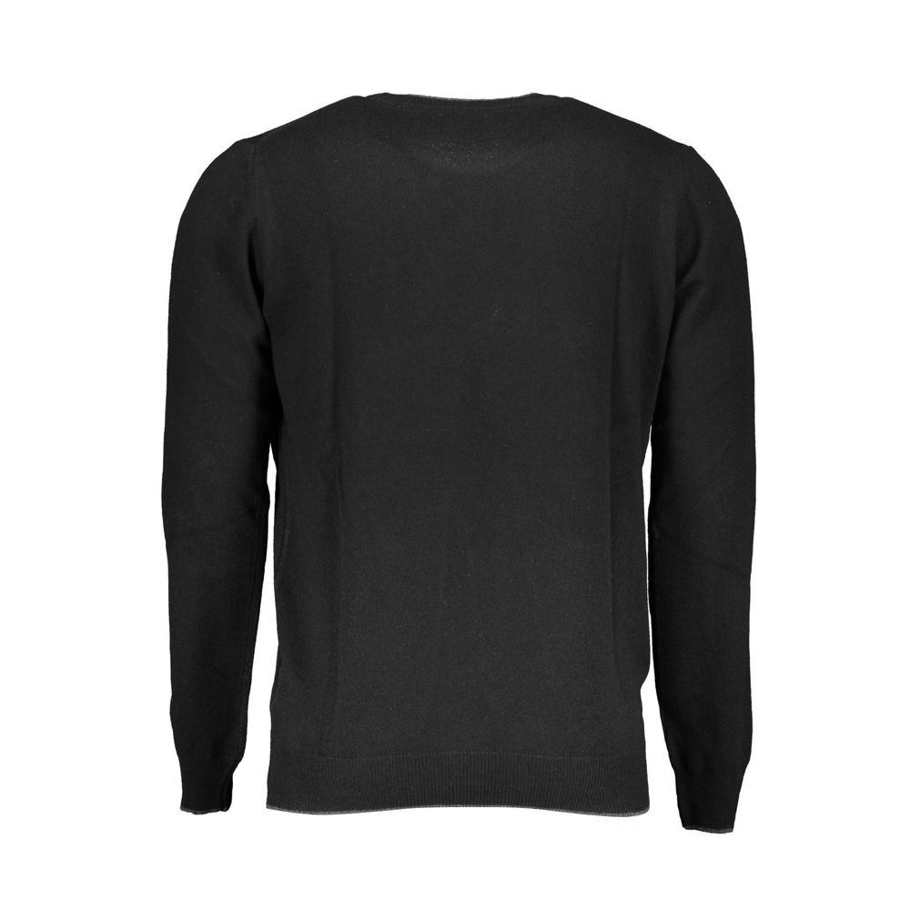 Sweater by North Sails for men in wool black showcases a discreet silhouette, finished with a discreet and for a discreet look.