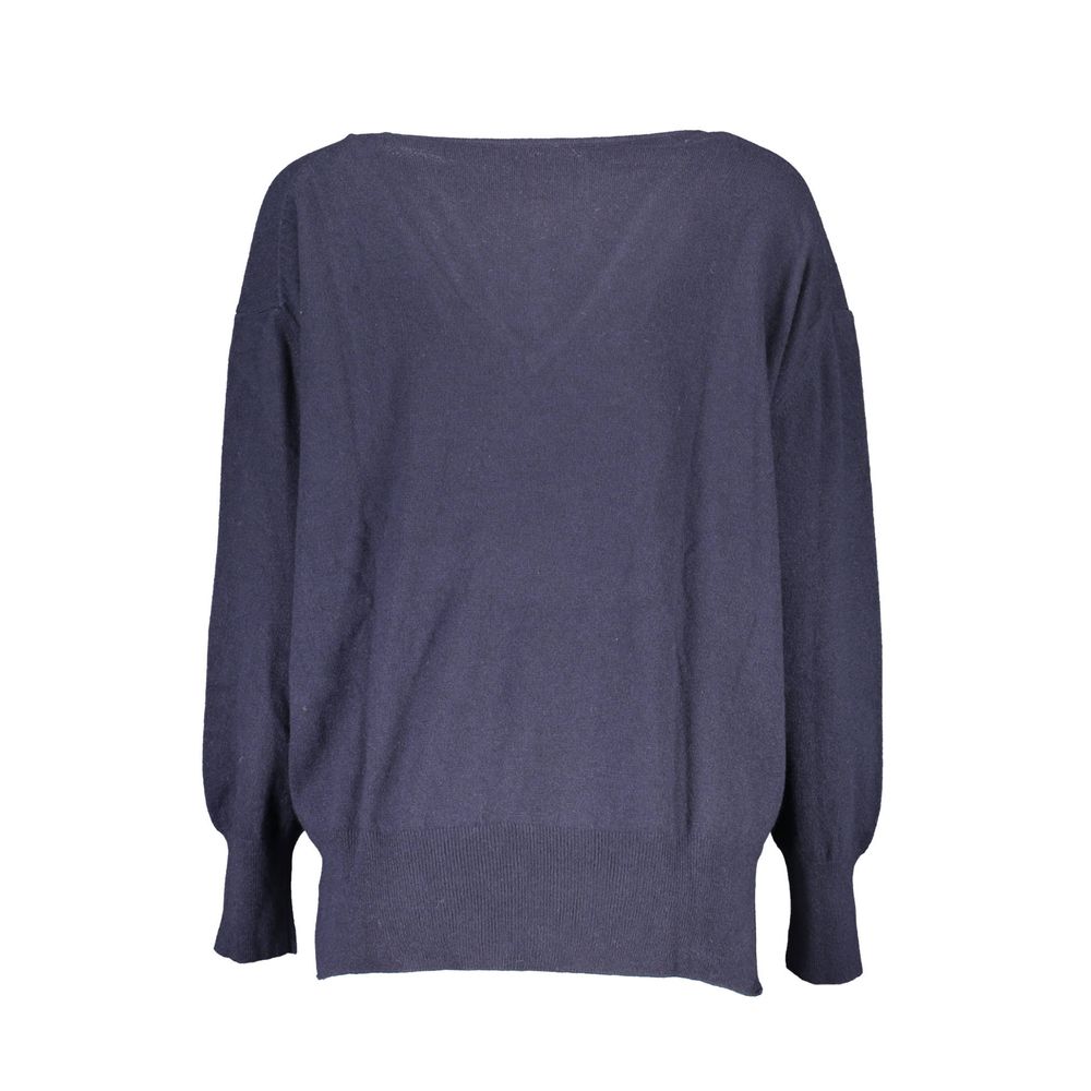 Sweater by North Sails for women in polyamide wool blue showcases a sumptuous silhouette, artfully finished with a sumptuous and for a sophisticated, sumptuous look.